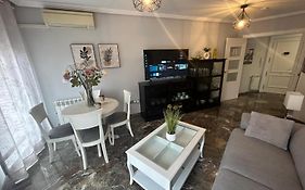 Apartamento en centro ciudad con garaje y aire acondicionado